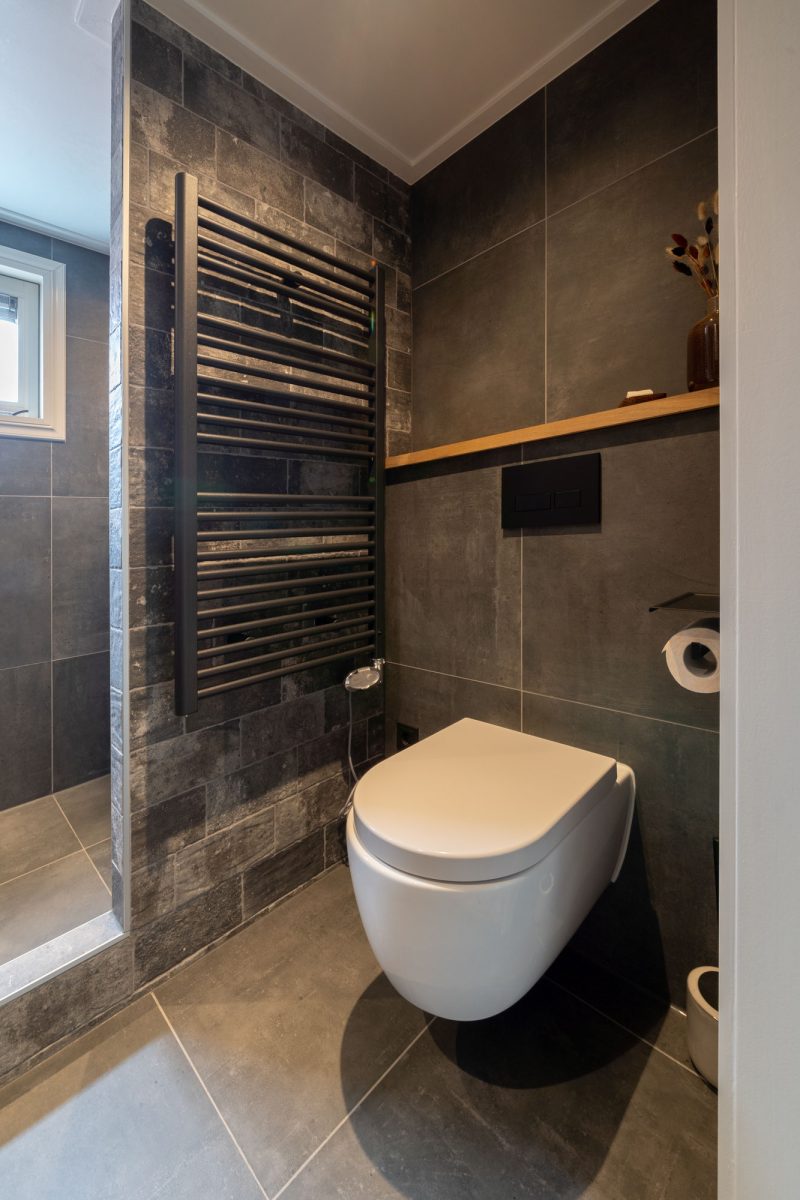 Badkamer combinatie hout en keramisch, foto 2