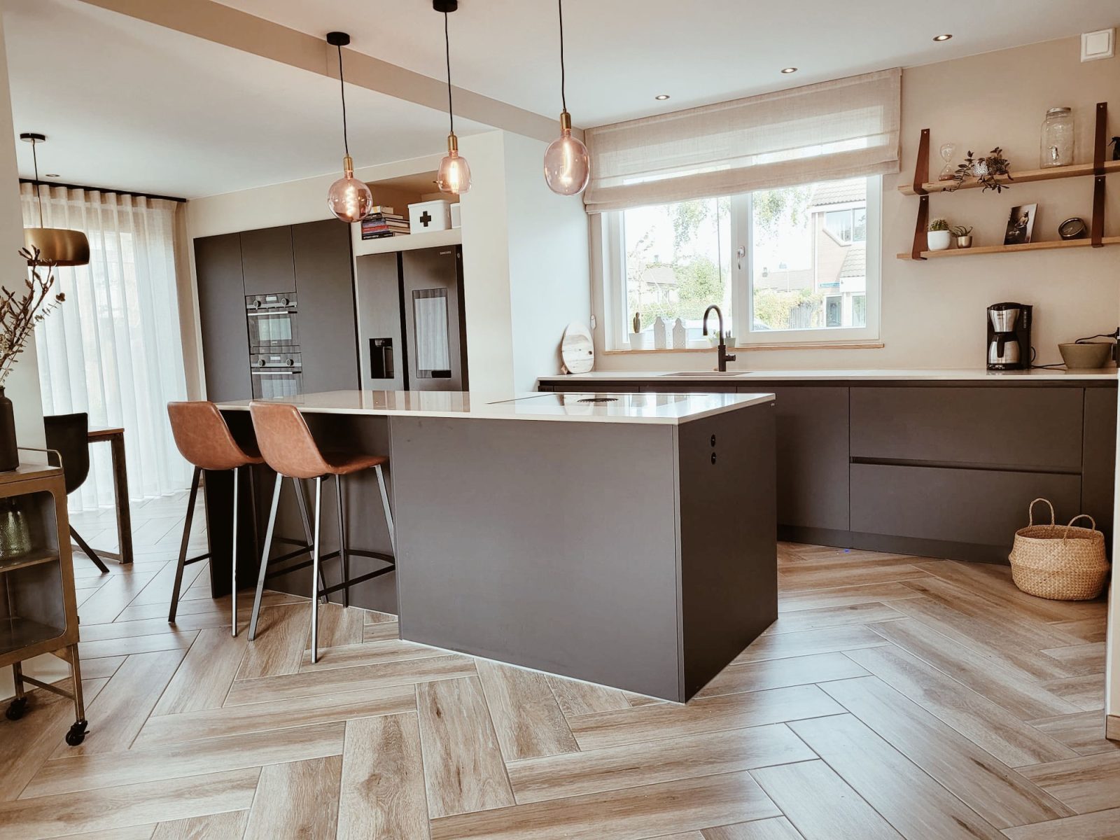 Keramische visgraat houtlook vloer, foto 4