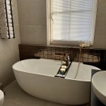 Marmerlook badkamer met brons details, foto 8