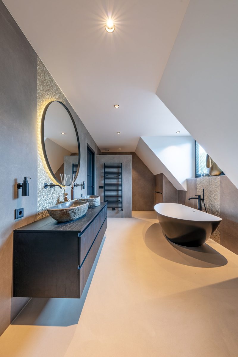Zwarte badkamer met mozaïek, foto 6